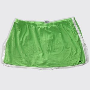 Nike Dri-Fit Woman’s Neon Green Skort Size XL